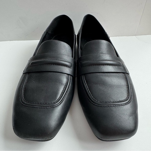 UGG Janaya Black Leather Loafers for women - Picture 3 of 8